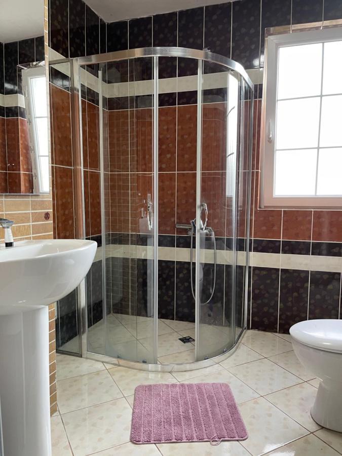 Hotel Internacional Gym & Spa Fushe-Arrez ภายนอก รูปภาพ
